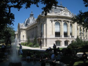Petit Palais and fountain Petit Palais and fountain